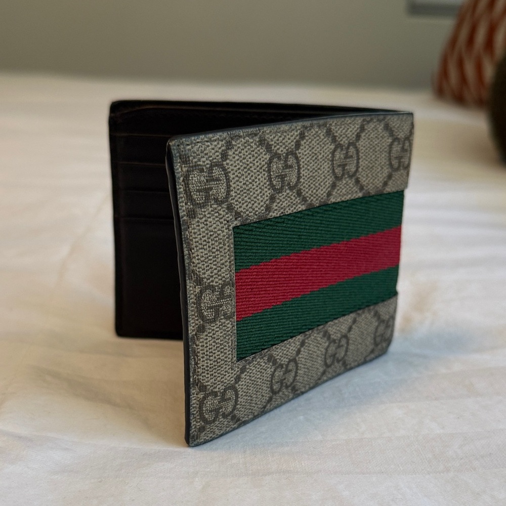 Gucci Beige Monogram Wallet with Green and Red Stripe - Picture 3 of 4